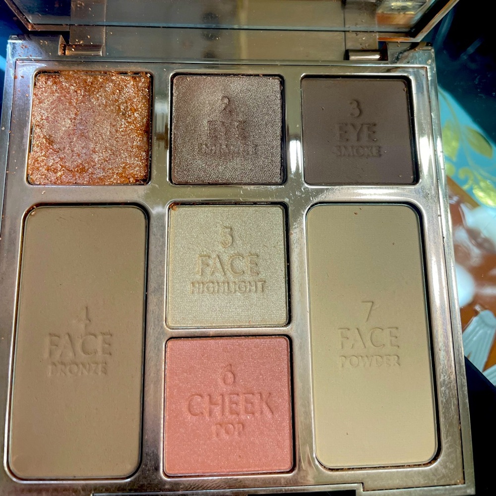 Charlotte Tilbury Instant Book of love in a palette.